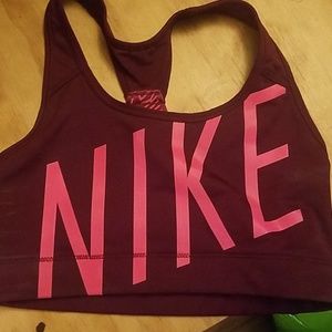 Nike  sports  bra